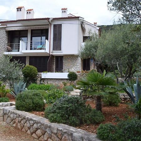 Apartments Palma & Pino Cres Exterior photo