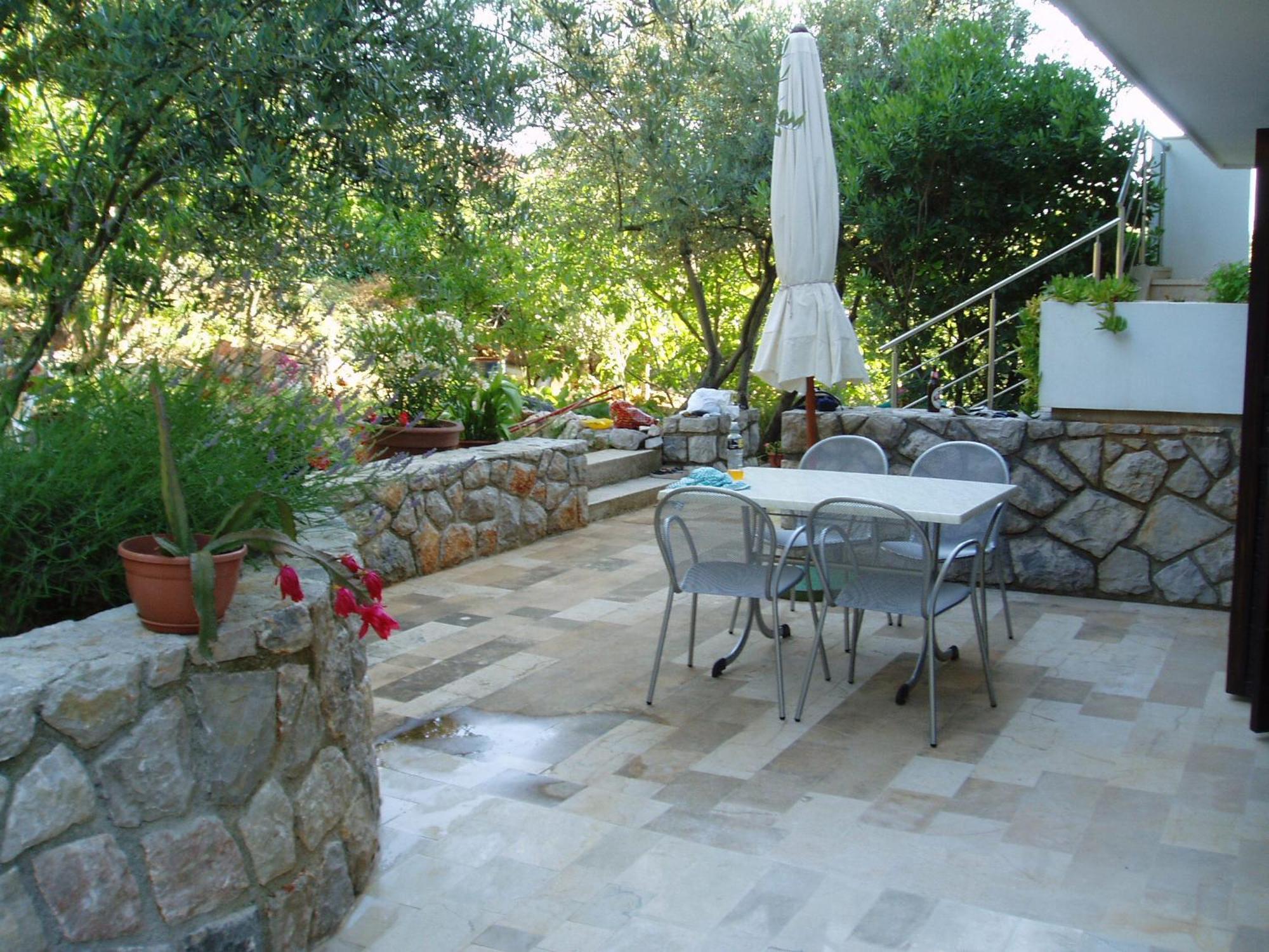 Apartments Palma & Pino Cres Exterior photo